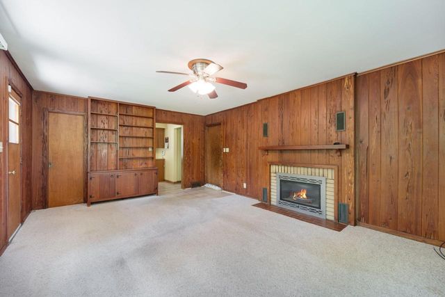 518 W Grand AVENUE, Port Washington, WI 53074