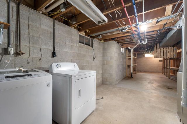 518 W Grand AVENUE, Port Washington, WI 53074
