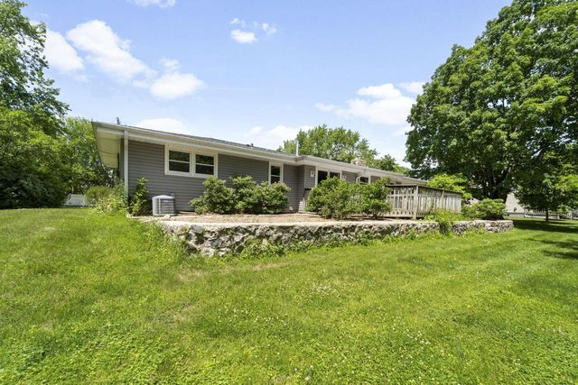 518 W Grand AVENUE, Port Washington, WI 53074