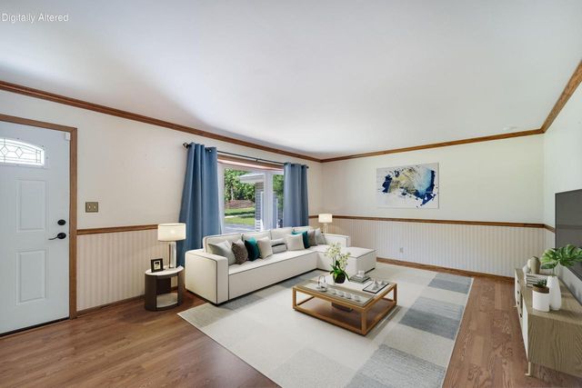518 W Grand AVENUE, Port Washington, WI 53074