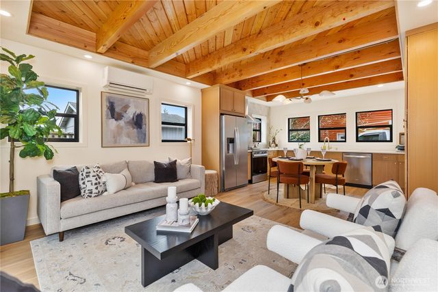 8253 Densmore Avenue N, Seattle, WA 98103