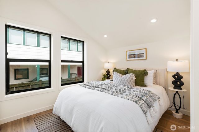 8253 Densmore Avenue N, Seattle, WA 98103