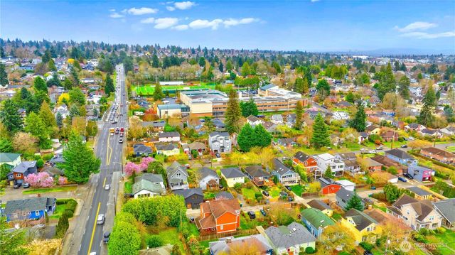 8253 Densmore Avenue N, Seattle, WA 98103