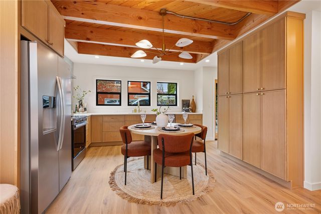 8253 Densmore Avenue N, Seattle, WA 98103