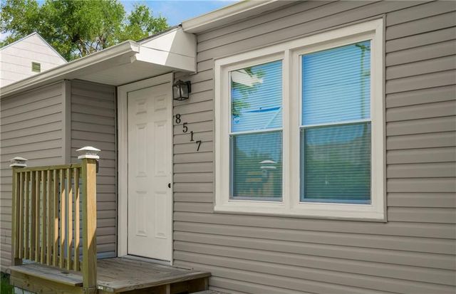 8517 Flora Avenue, Kansas City, MO 64131