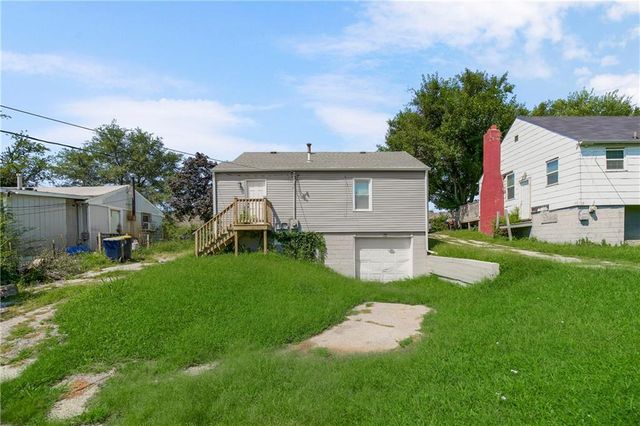 8517 Flora Avenue, Kansas City, MO 64131