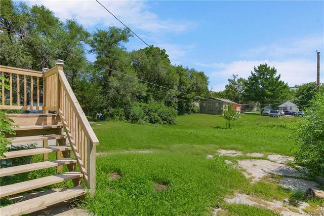 8517 Flora Avenue, Kansas City, MO 64131