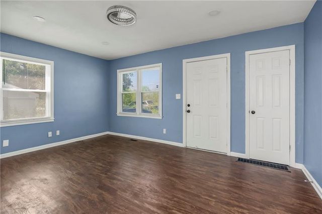 8517 Flora Avenue, Kansas City, MO 64131