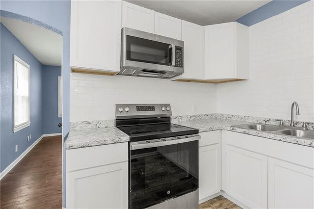 8517 Flora Avenue, Kansas City, MO 64131
