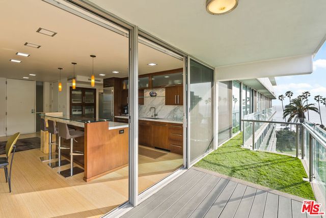 535 Ocean Avenue 8C, Santa Monica, CA 90402