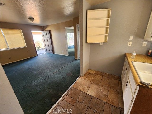 8850 3rd, Hesperia, CA 92345