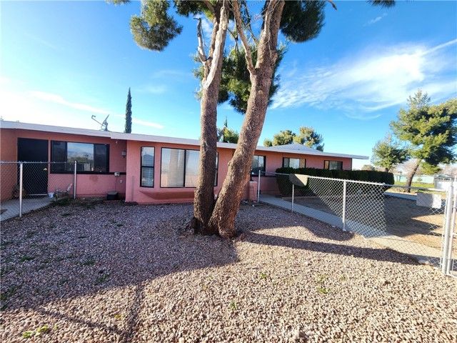 8850 3rd, Hesperia, CA 92345