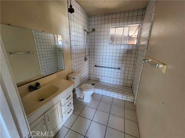 8850 3rd, Hesperia, CA 92345