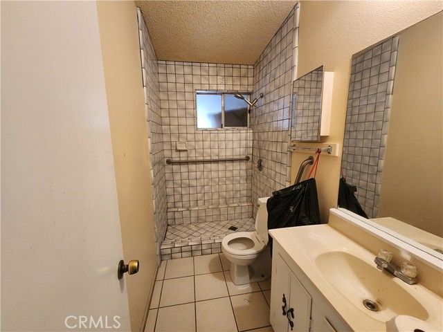 8850 3rd, Hesperia, CA 92345