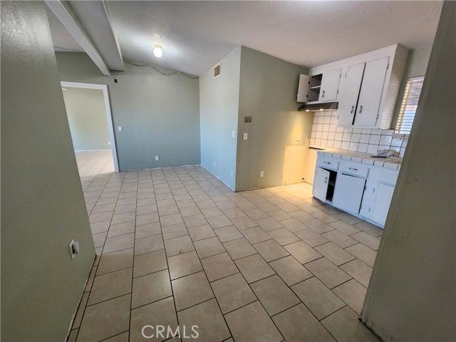 8850 3rd, Hesperia, CA 92345