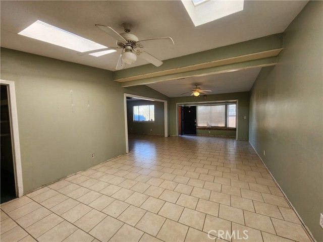 8850 3rd, Hesperia, CA 92345