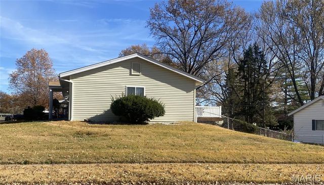 140 Mohan Drive, Florissant, MO 63033
