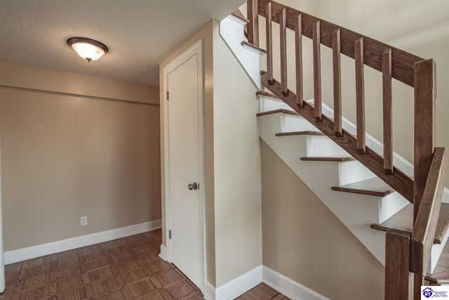 812 Burgundy Court, Elizabethtown, KY 42701