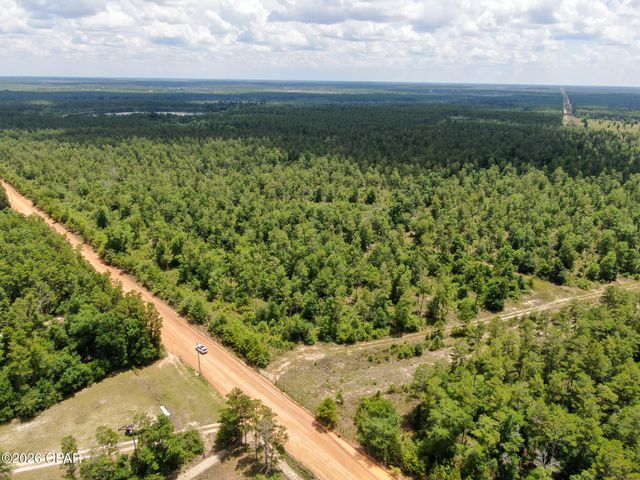 2447 Greenhead Road, Chipley, FL 32428