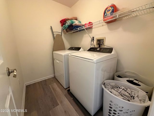 24 Painted Wagon Road, Holmdel, NJ 07733