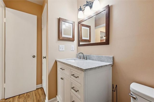 508 Thorncliff Dr Apt 303, Newport News, VA 23608