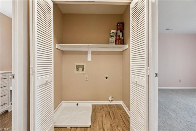 508 Thorncliff Dr Apt 303, Newport News, VA 23608