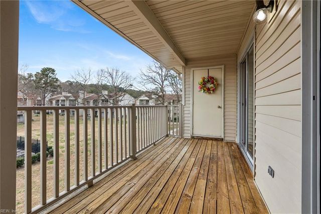 508 Thorncliff Dr Apt 303, Newport News, VA 23608