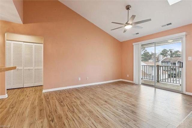 508 Thorncliff Dr Apt 303, Newport News, VA 23608