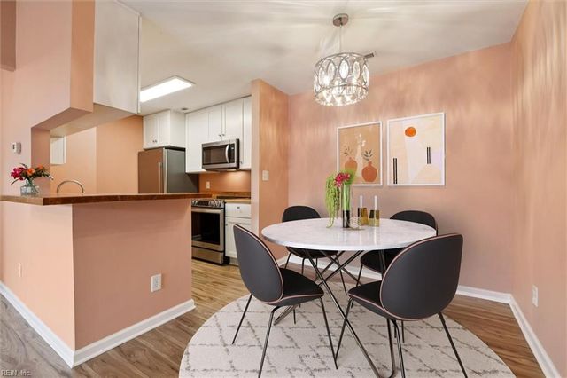 508 Thorncliff Dr Apt 303, Newport News, VA 23608