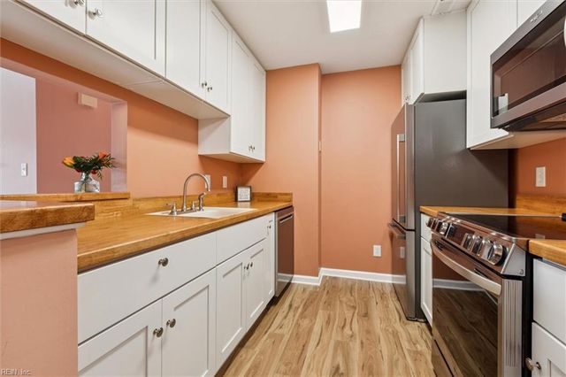 508 Thorncliff Dr Apt 303, Newport News, VA 23608