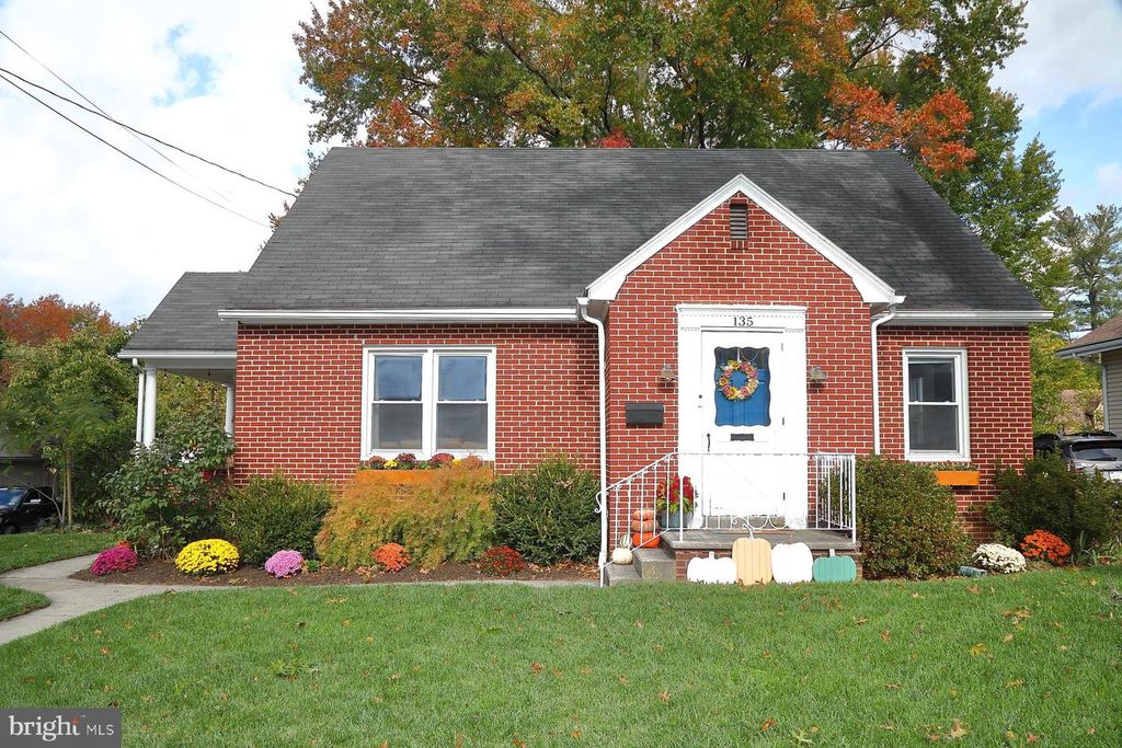 135 E ORANGE ST, Elizabethtown, PA 17022