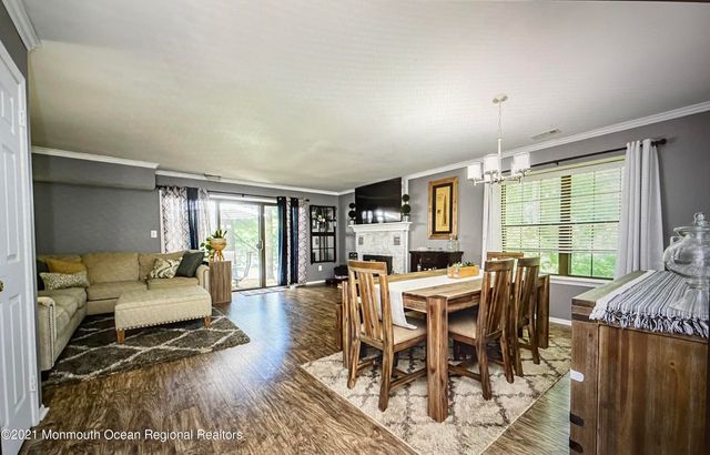 24 Balmoral Court, Matawan, NJ 07747