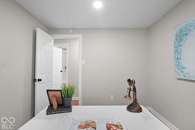 7337 Woodside Drive, Indianapolis, IN 46260