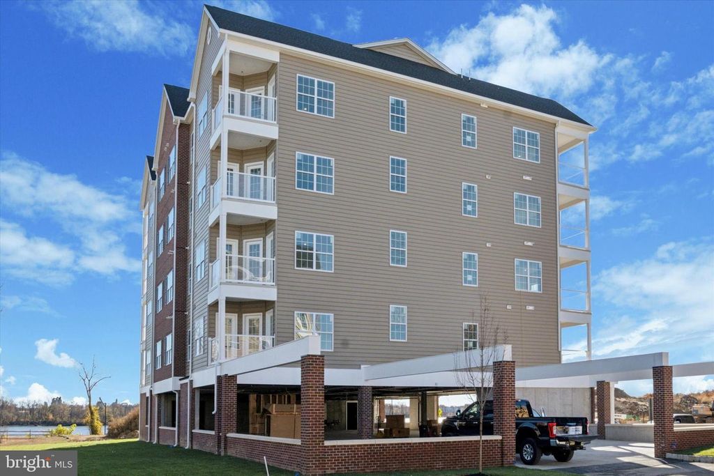 16444 RIVER VIEW DR, Bristol, PA 19007