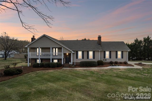 8815 Columbus Street, Davidson, NC 28036