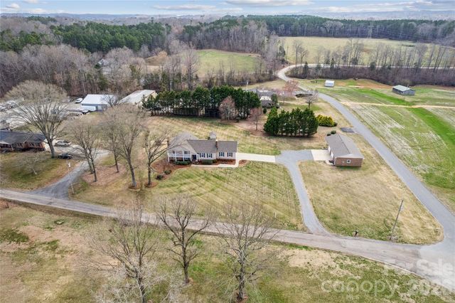 8815 Columbus Street, Davidson, NC 28036