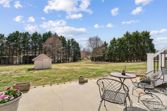 8815 Columbus Street, Davidson, NC 28036