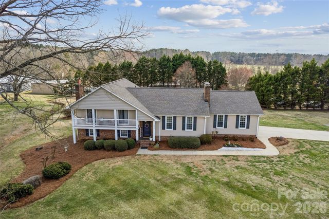 8815 Columbus Street, Davidson, NC 28036