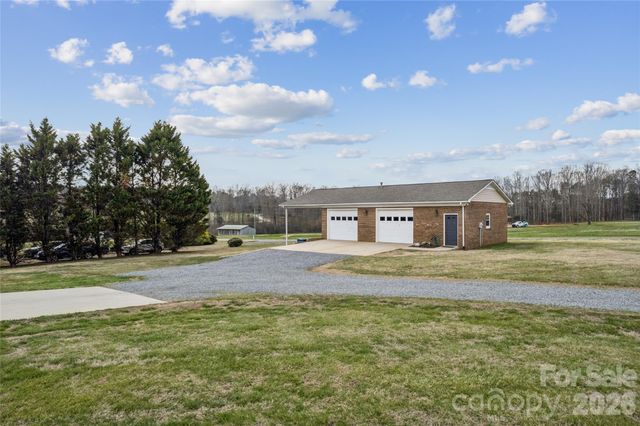 8815 Columbus Street, Davidson, NC 28036