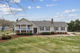 8815 Columbus Street, Davidson, NC 28036