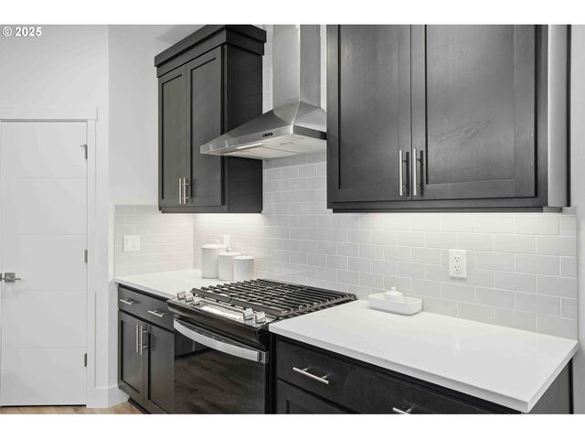 292 W MAPLE St, Washougal, WA 98671