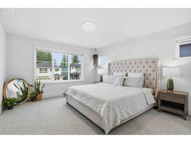 292 W MAPLE St, Washougal, WA 98671