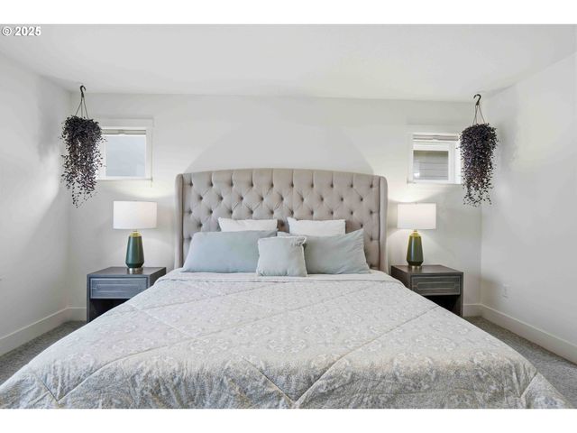 292 W MAPLE St, Washougal, WA 98671