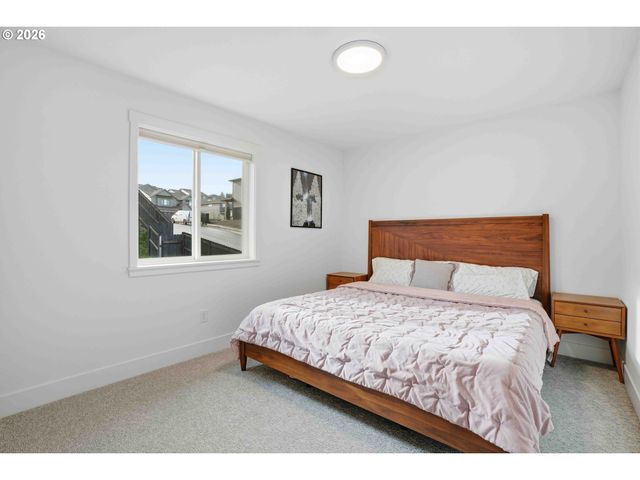 292 W MAPLE St, Washougal, WA 98671