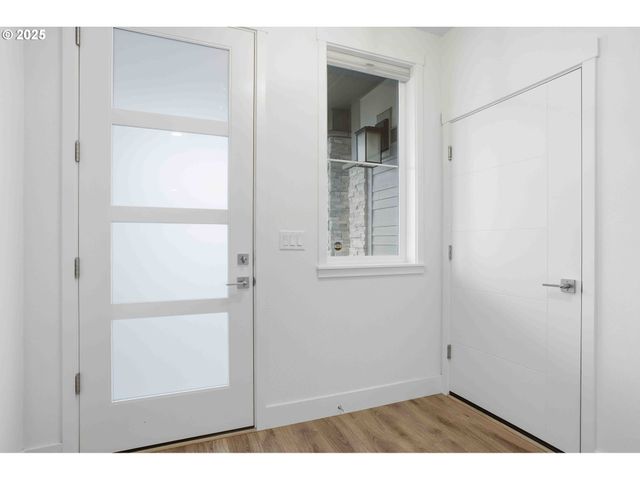 292 W MAPLE St, Washougal, WA 98671