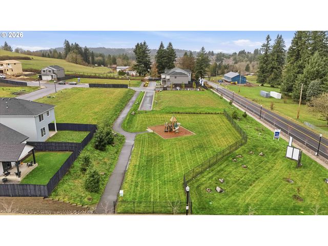 292 W MAPLE St, Washougal, WA 98671