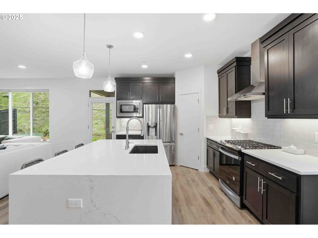 292 W MAPLE St, Washougal, WA 98671