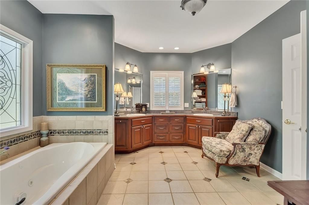 Image 10 of property listing at 6380 Concord Road, Cumming, GA 30028