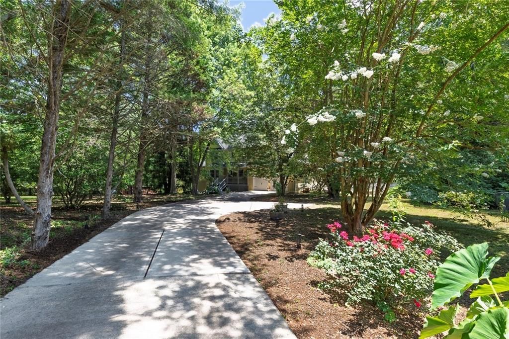 Image 33 of property listing at 6380 Concord Road, Cumming, GA 30028