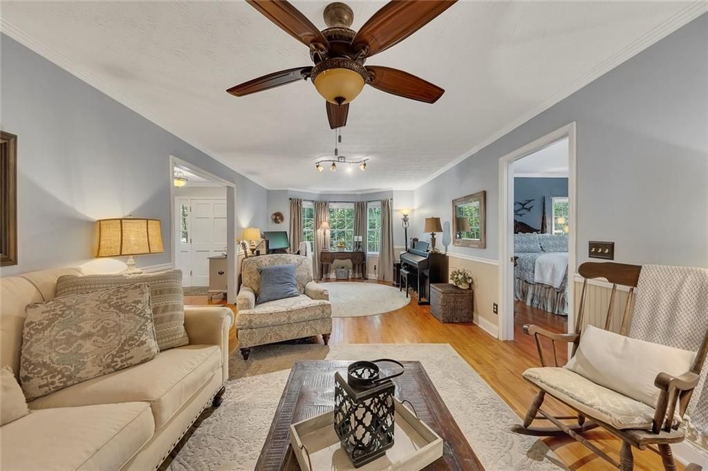 Image 6 of property listing at 6380 Concord Road, Cumming, GA 30028